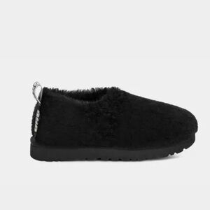 NWOT UGG Classic Cosy Bootie